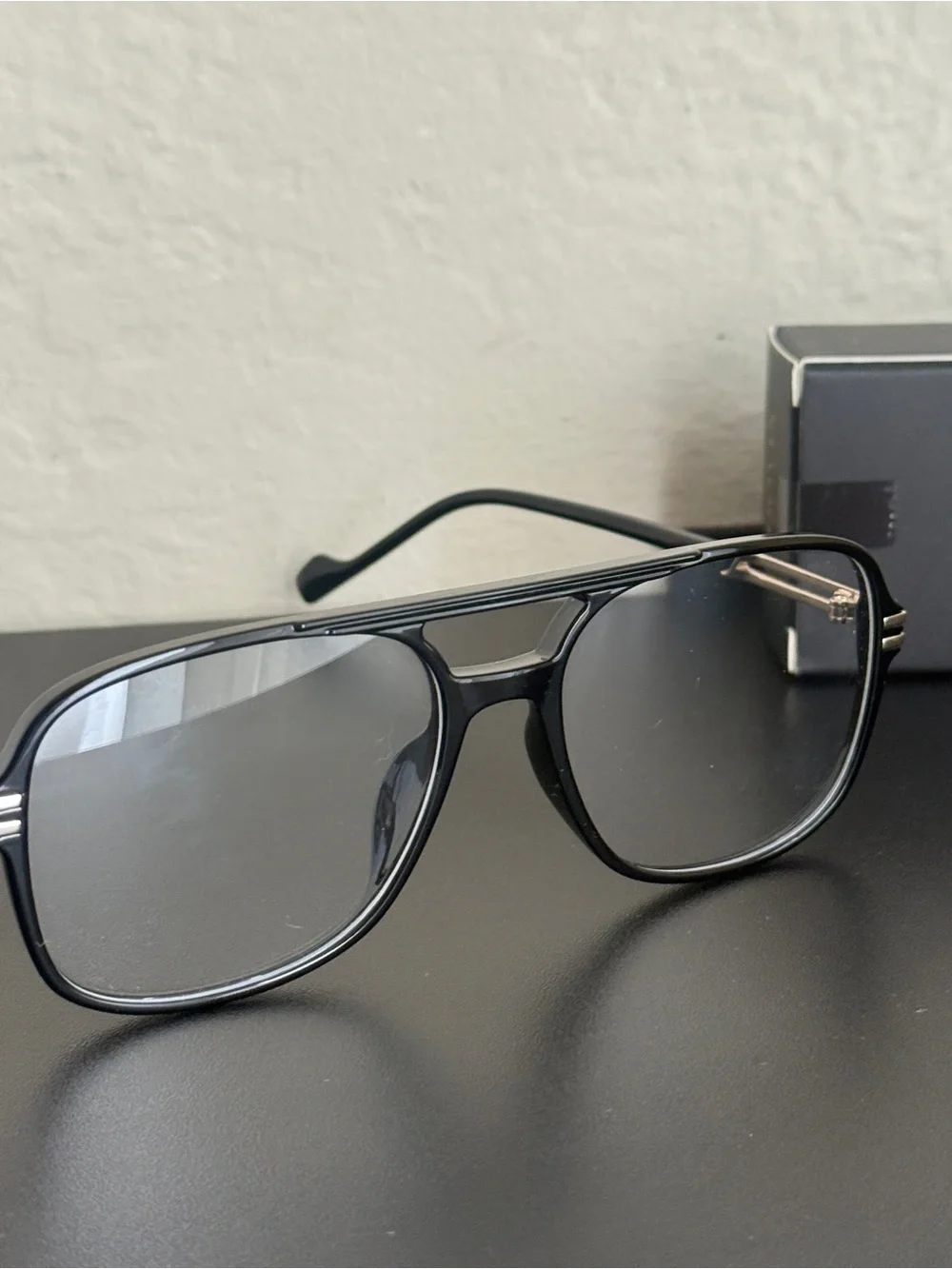 N/A modern black